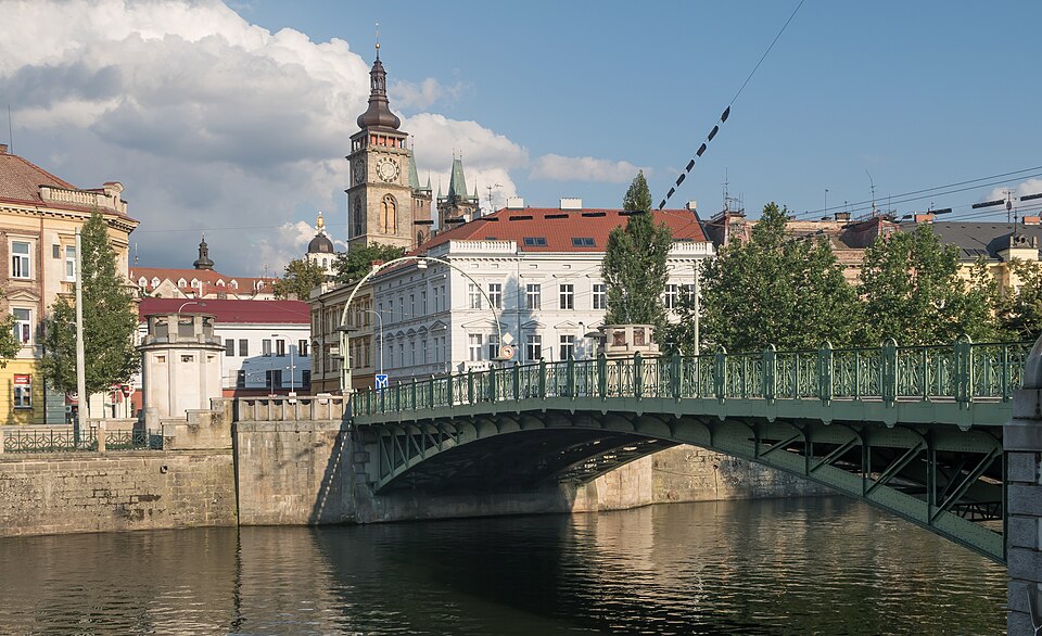 Hradec Králové — custom e-commerce platforms for local businesses