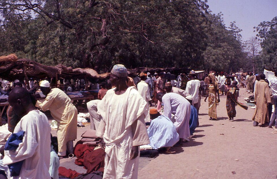 Maroua — local market for manufacturer and distributor portals