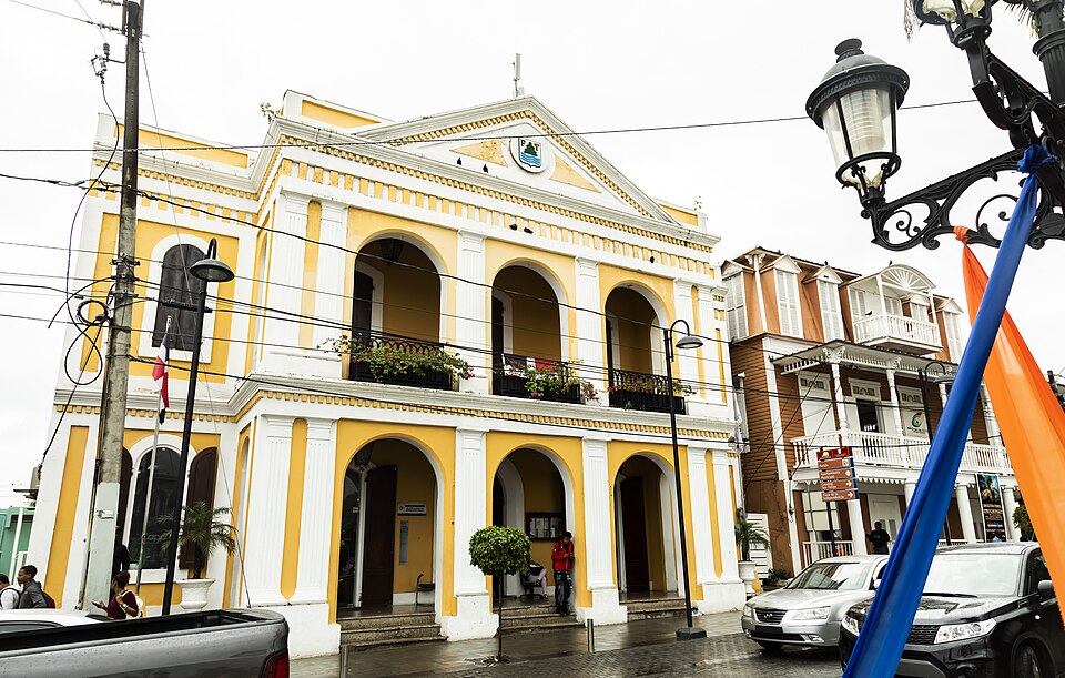 Puerto Plata — local market for online stores