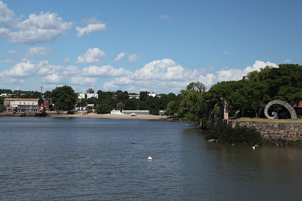 Colonia del Sacramento — service booking platforms for local businesses