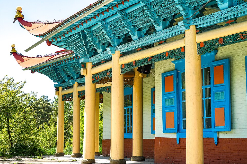 Karakol — local market for custom e-commerce platforms