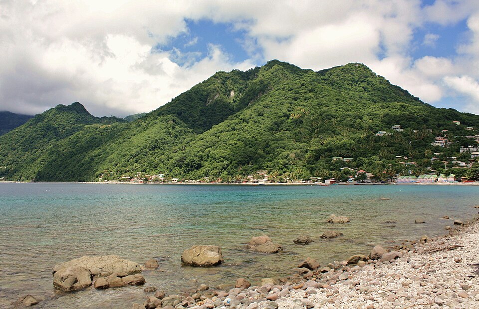 Dominica — international and multi-region stores for local businesses
