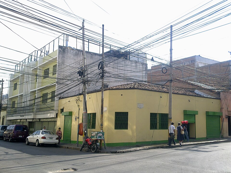 Tegucigalpa — local market for custom e-commerce platforms