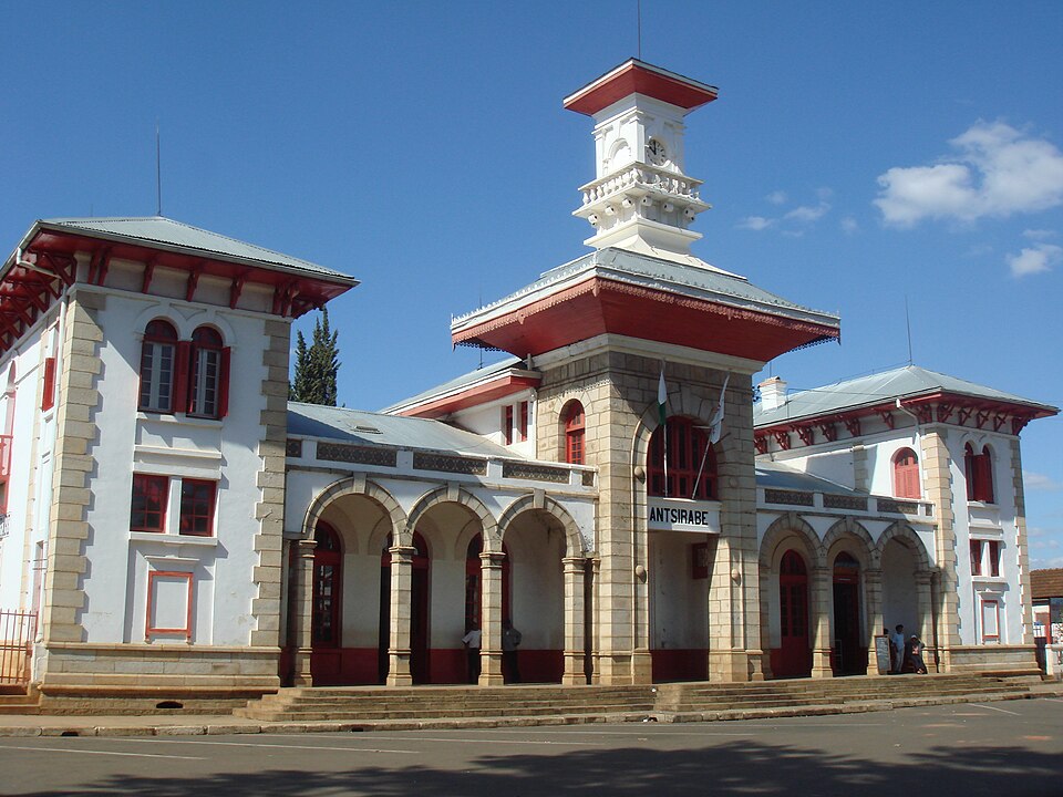 Antsirabe — international and multi-region stores for local businesses