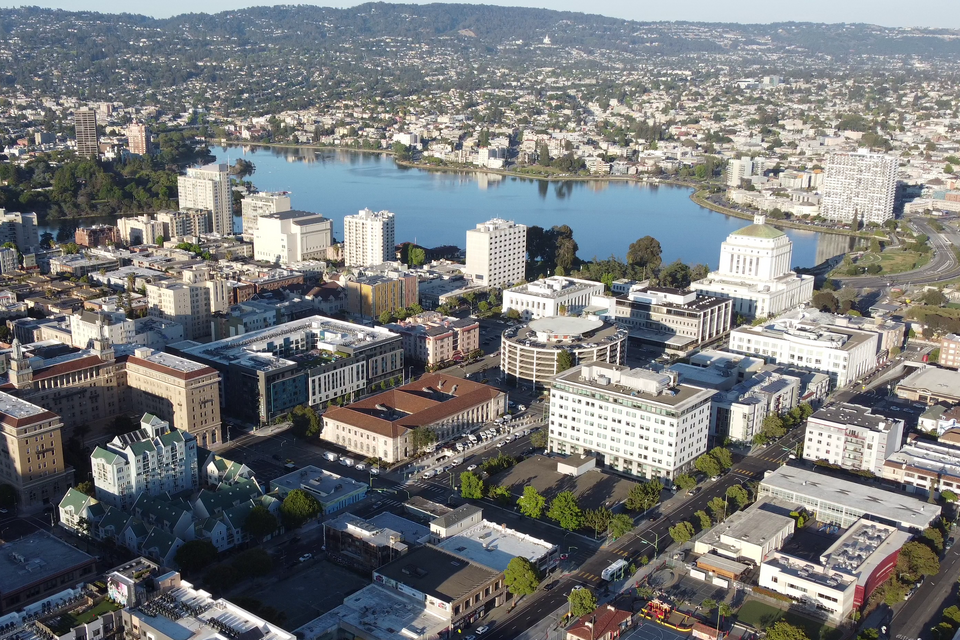 Oakland — local market for online stores