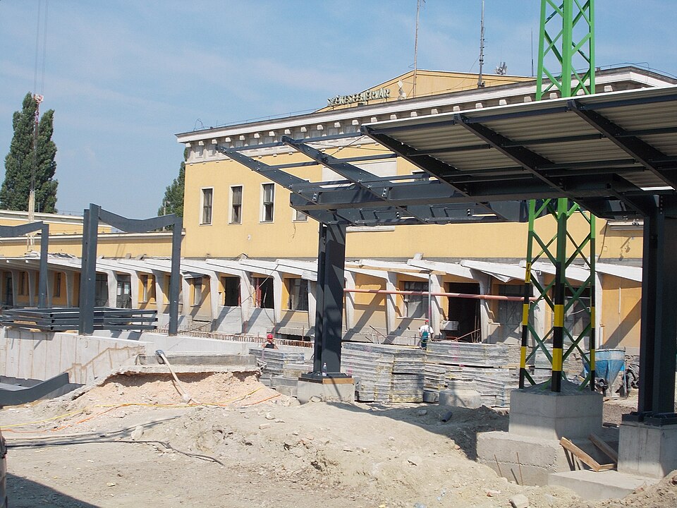 Székesfehérvár — local market for multi-vendor marketplaces