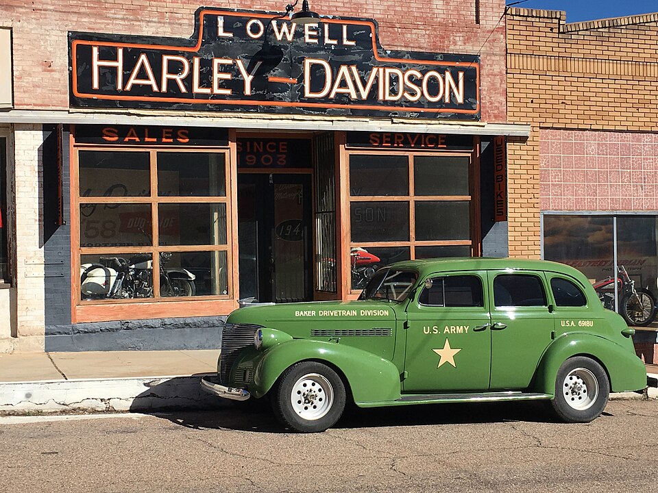 Lowell — B2B and wholesale portals for local businesses
