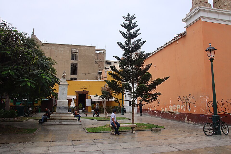 Trujillo — local market for mobile commerce apps