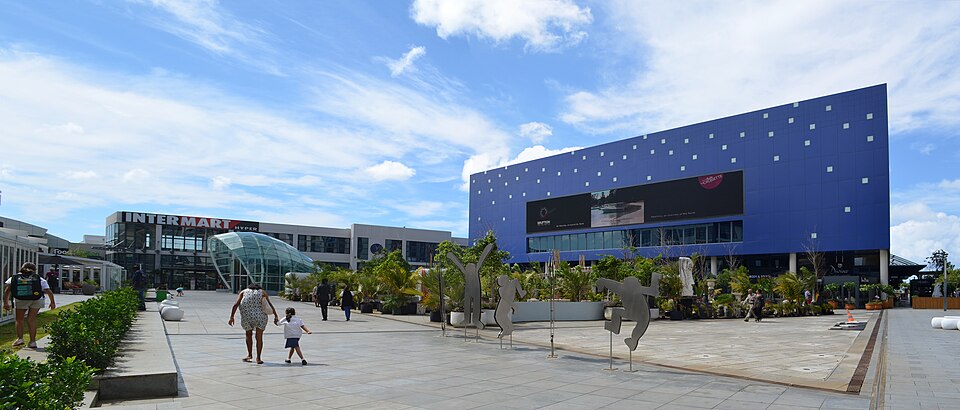 Grand Baie — local market for online stores