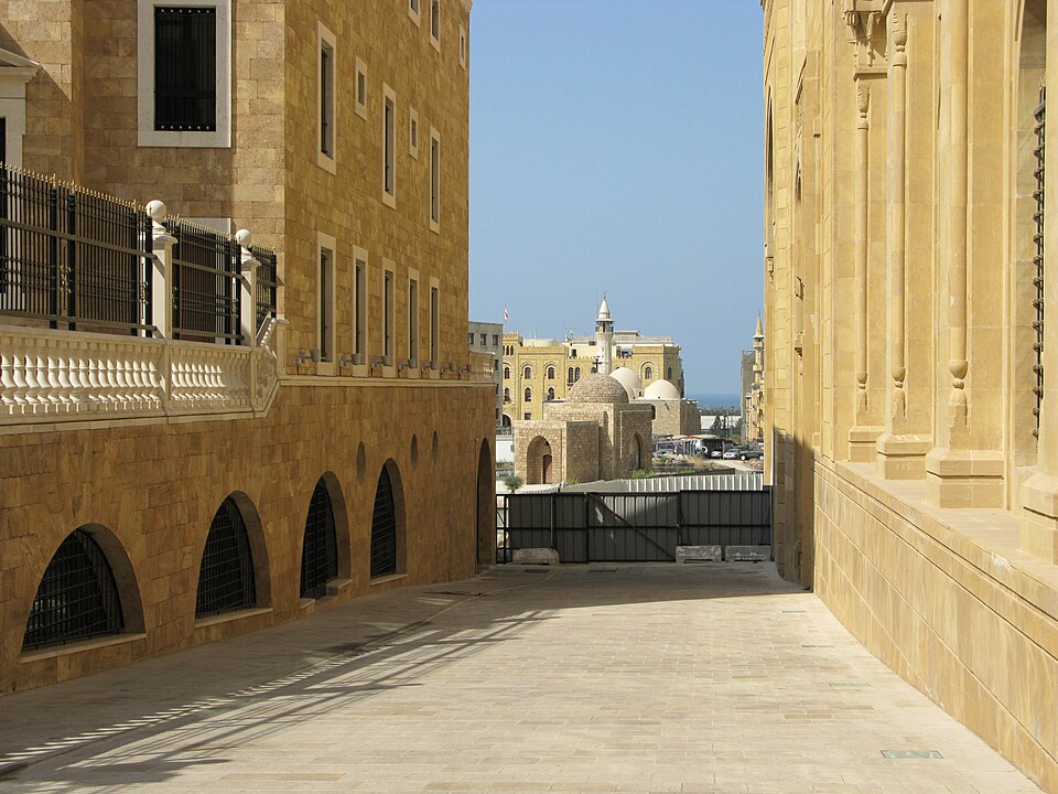 Beirut — manufacturer and distributor portals for local businesses