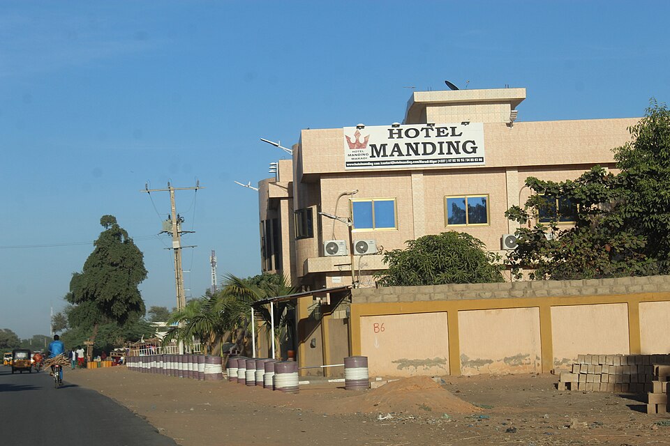 Maradi — manufacturer and distributor portals for local businesses