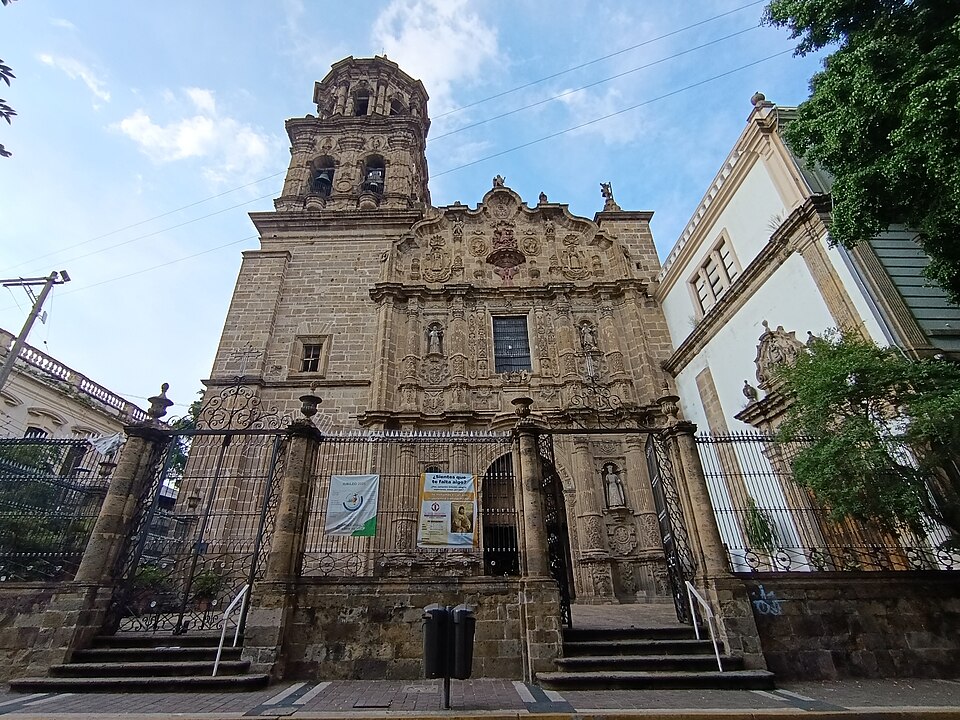 Guadalajara — manufacturer and distributor portals for local businesses