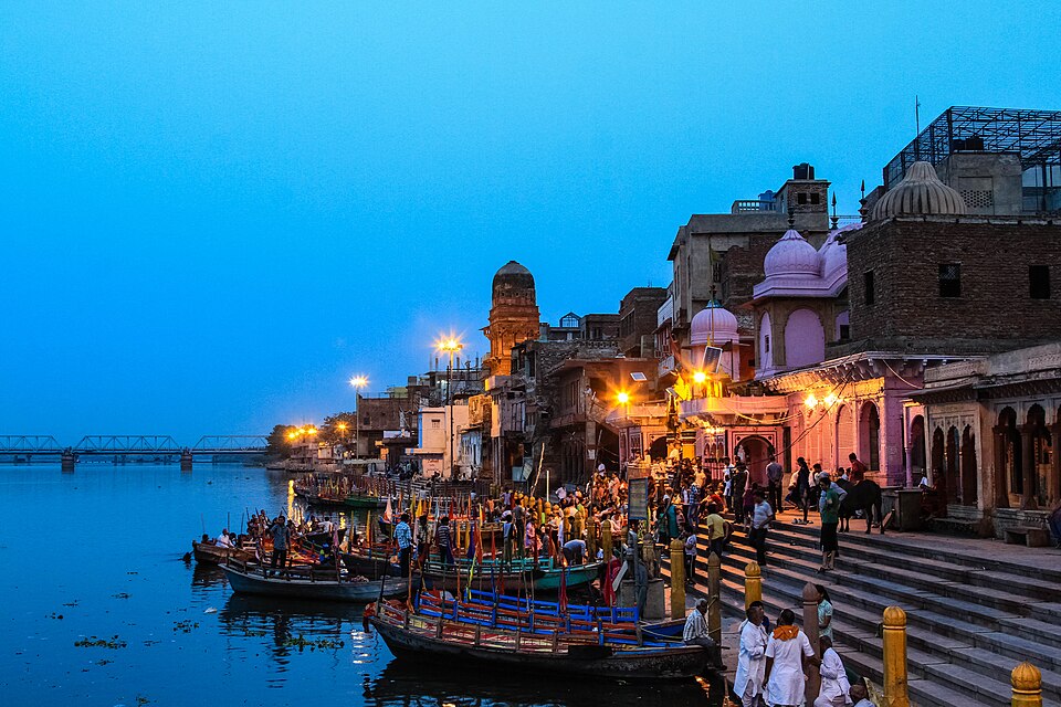 Mathura — local market for online stores