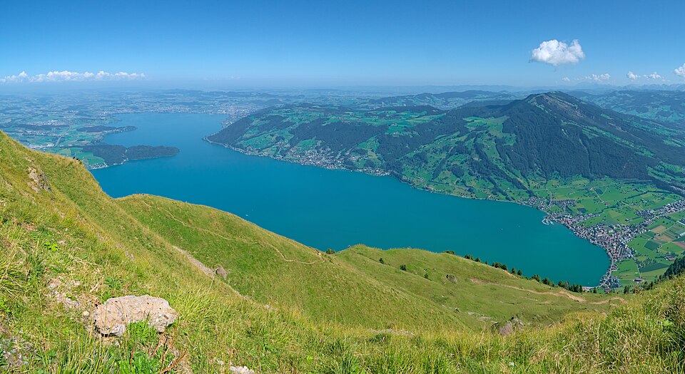 Zug — local market for mobile commerce apps