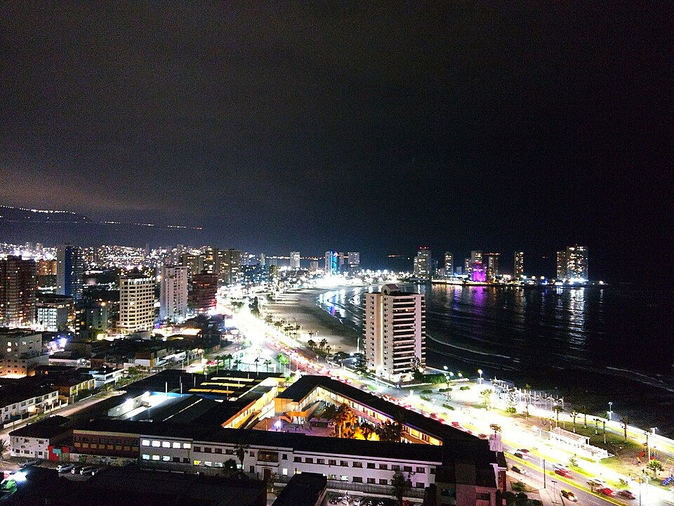 Iquique — local market for multi-vendor marketplaces