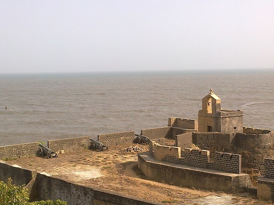 Diu — local market for service booking platforms