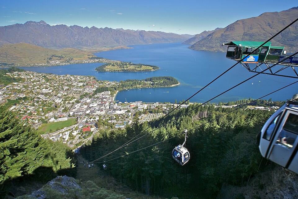 Queenstown — B2B and wholesale portals for local businesses
