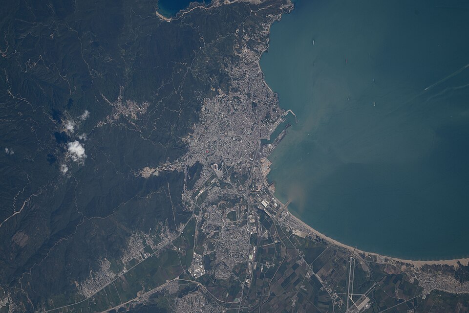 Annaba — local market for manufacturer and distributor portals