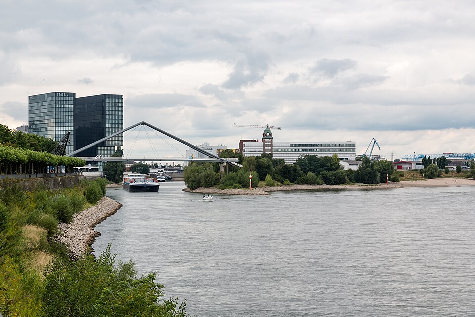 Düsseldorf — multi-vendor marketplaces for local businesses
