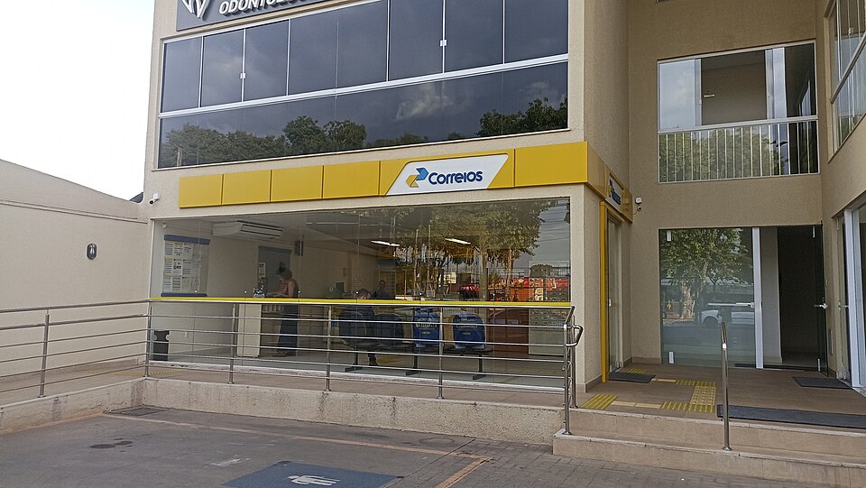 Goiânia — international and multi-region stores for local businesses