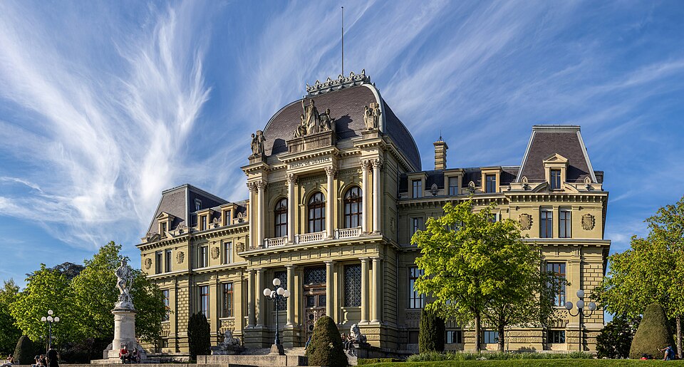 Lausanne — manufacturer and distributor portals for local businesses