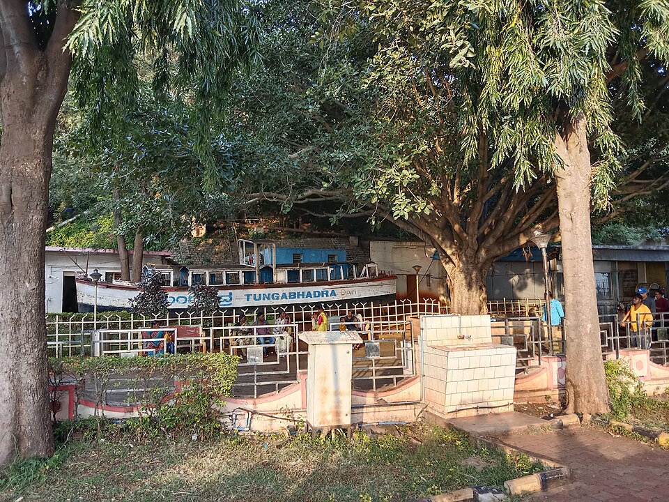 Hosur — multi-vendor marketplaces for local businesses