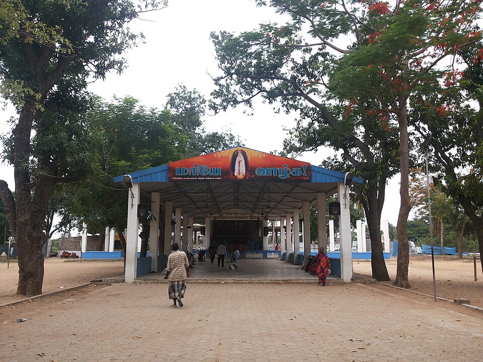 Villianur — local market for service booking platforms