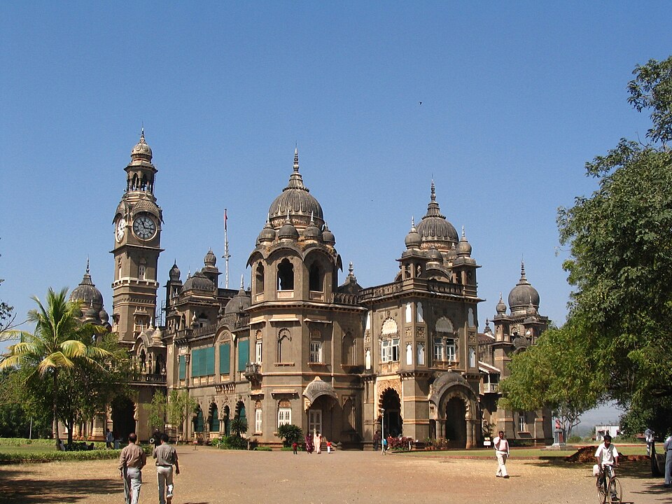 Kolhapur — local market for custom e-commerce platforms