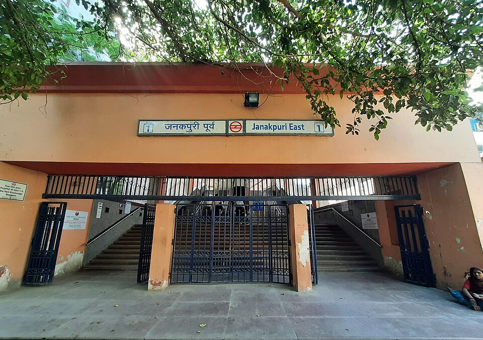 Janakpuri — manufacturer and distributor portals for local businesses