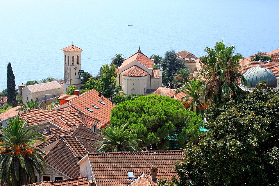 Herceg Novi — local market for service booking platforms