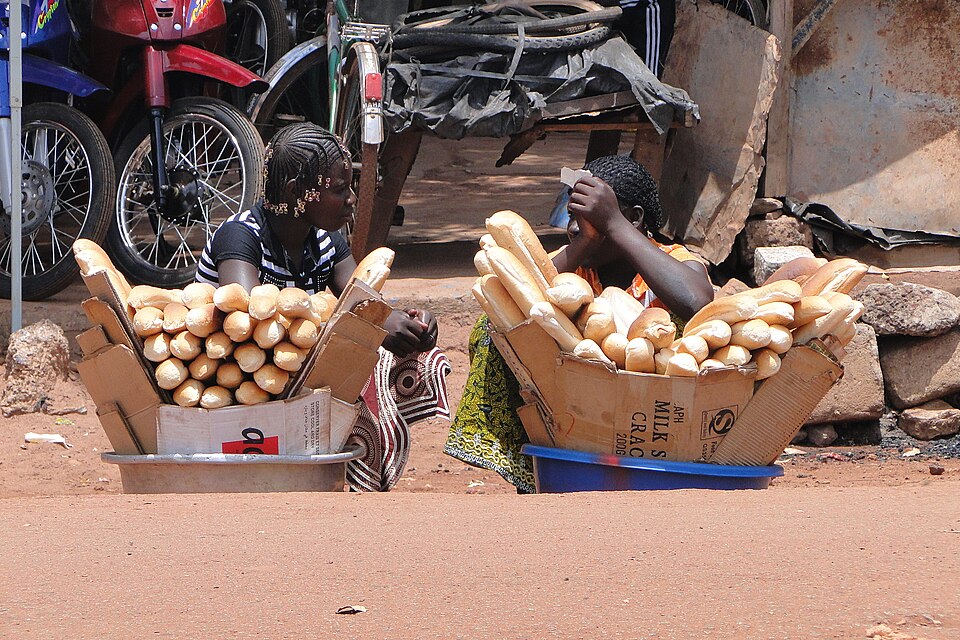 Bobo-Dioulasso — local market for mobile commerce apps