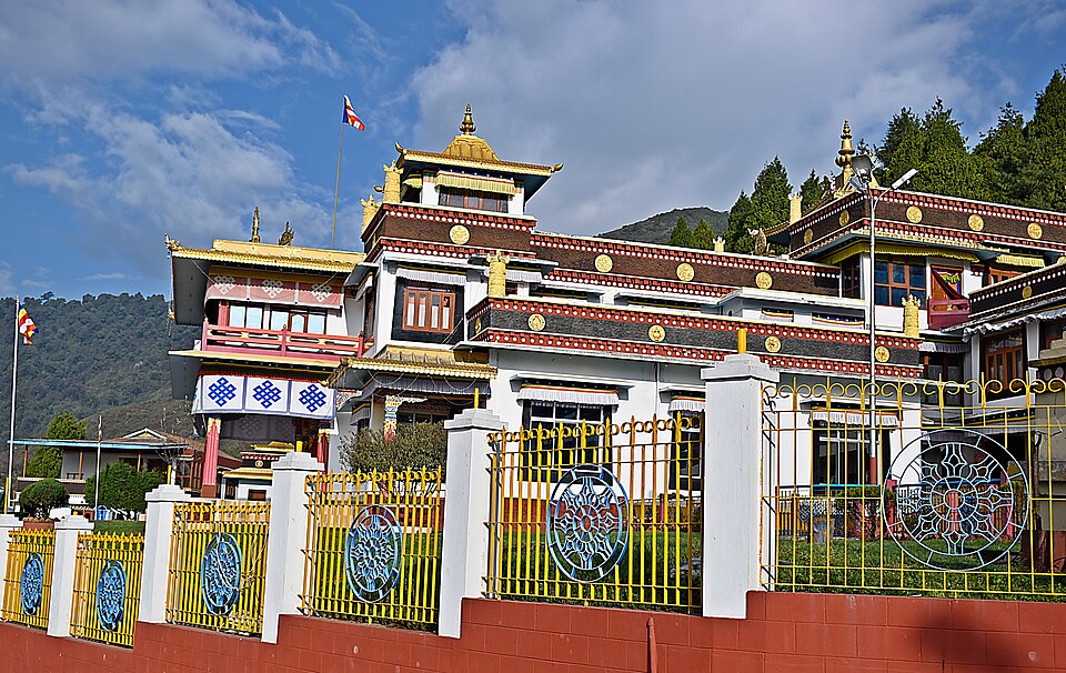 Bomdila — local market for B2B and wholesale portals