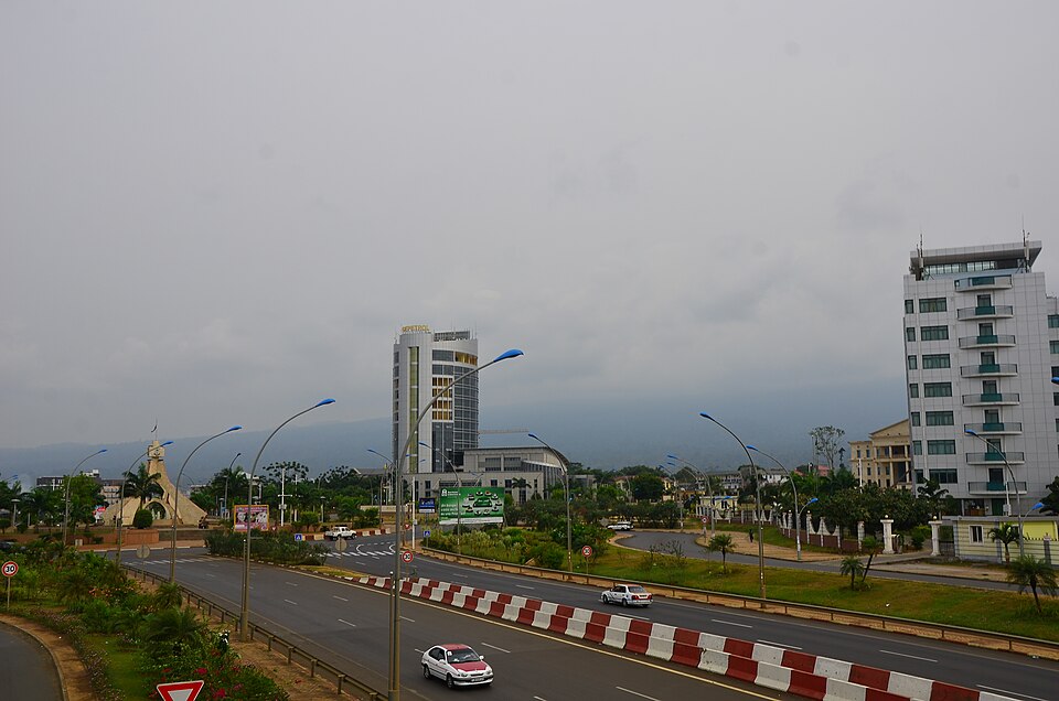 Malabo — local market for international and multi-region stores