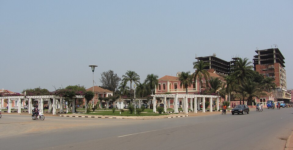 Malanje — local market for B2B and wholesale portals
