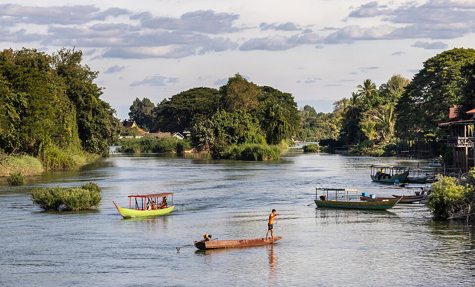 Laos — B2B and wholesale portals for local businesses