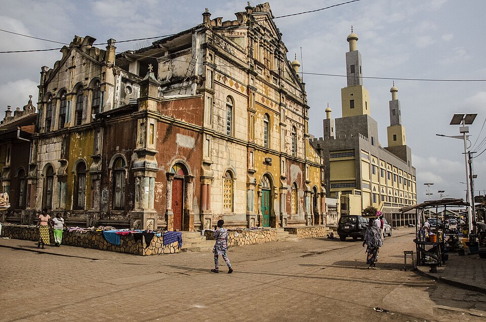 Porto-Novo — local market for online stores