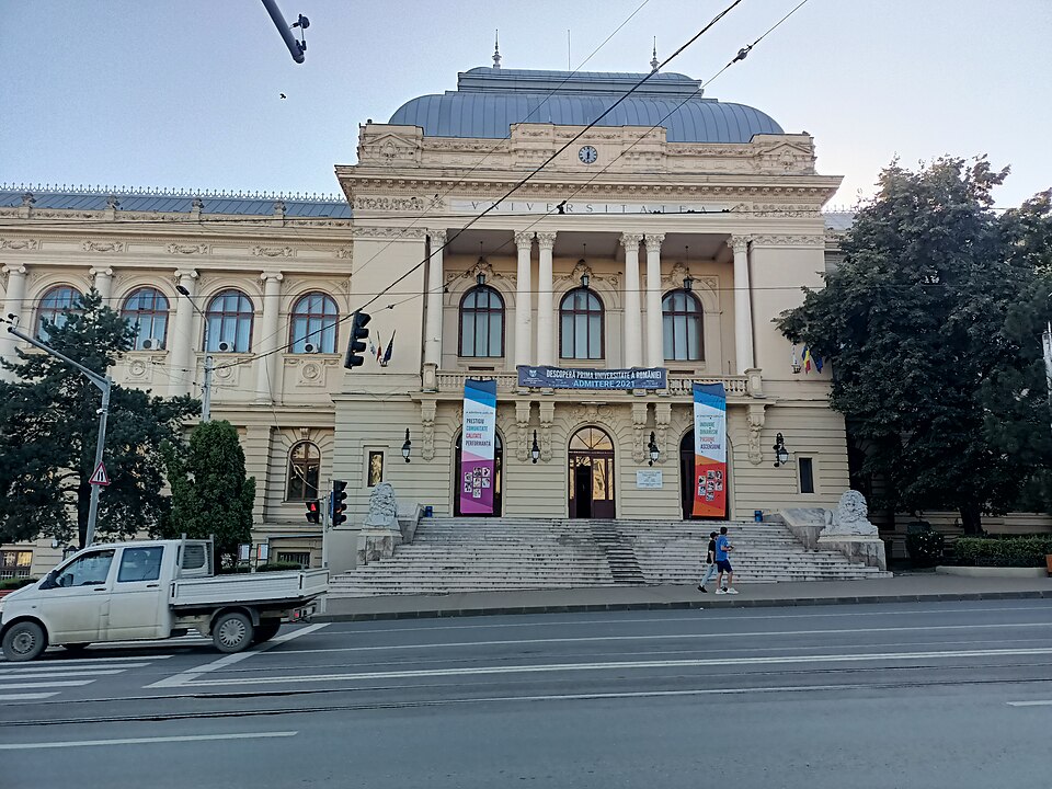 Iași — local market for mobile commerce apps
