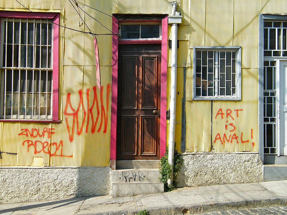 Valparaíso — international and multi-region stores for local businesses