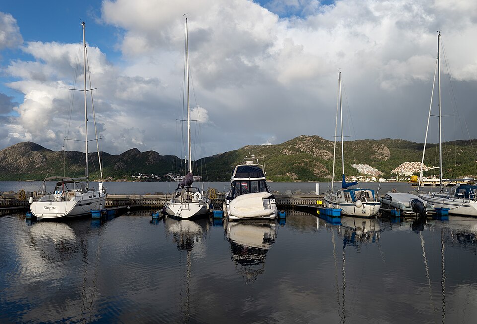 Sandnes — local market for manufacturer and distributor portals