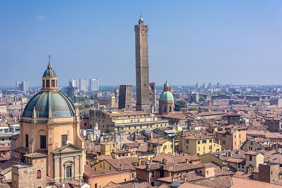 Bologna — local market for online stores