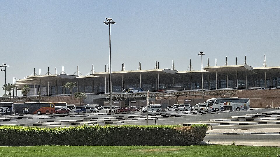 Hurghada — local market for mobile commerce apps
