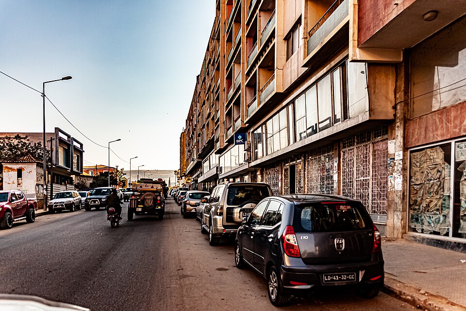 Lubango — local market for online stores