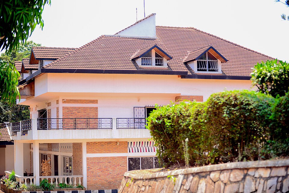 Kigali — international and multi-region stores for local businesses