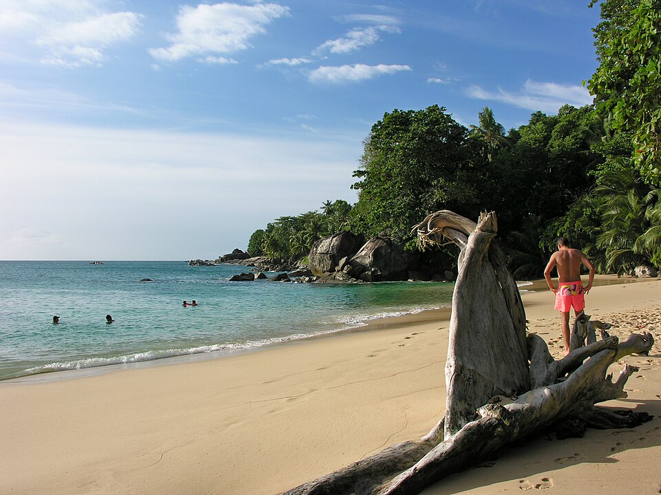 Beau Vallon — B2B and wholesale portals for local businesses