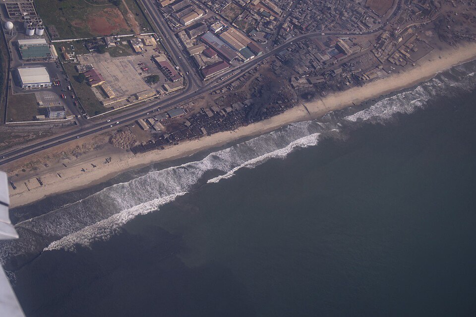 Accra — local market for international and multi-region stores