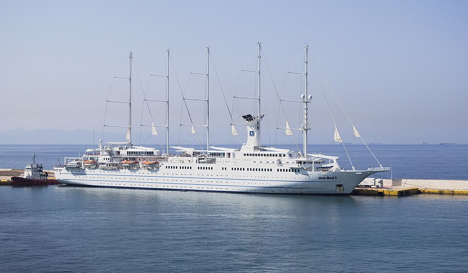 Piraeus — international and multi-region stores for local businesses