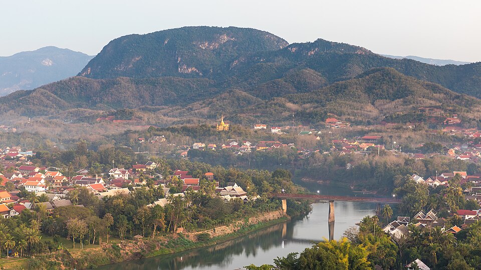 Vientiane — international and multi-region stores for local businesses