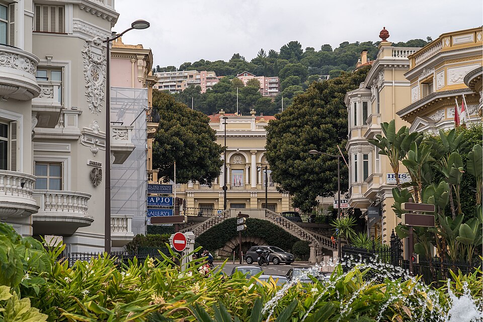 Monte Carlo — online stores for local businesses