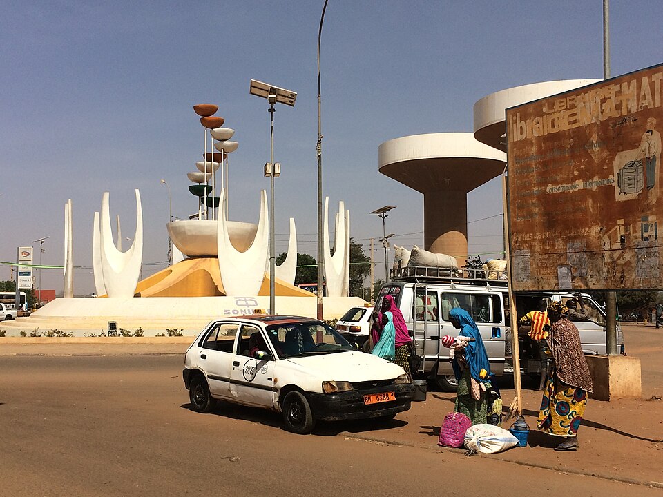 Niamey — international and multi-region stores for local businesses