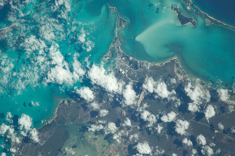 The Bahamas — multi-vendor marketplaces for local businesses